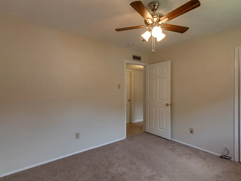 804 Forest Glen Dr — Photo 7