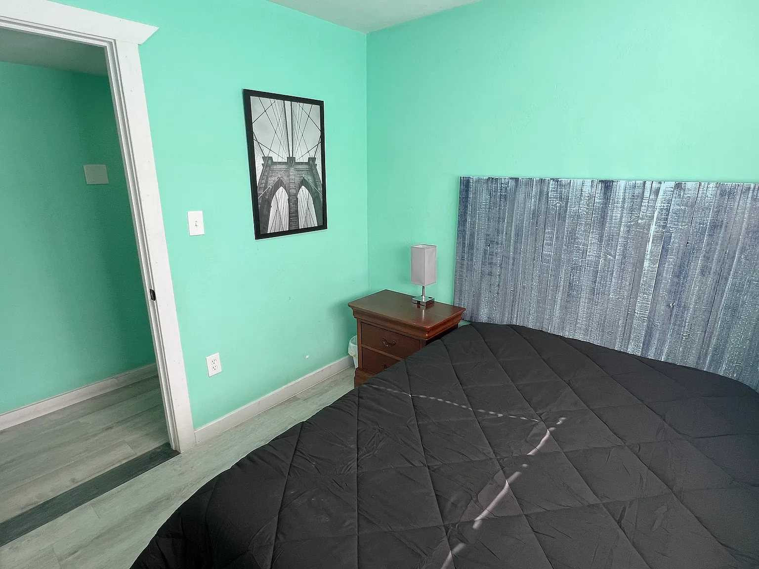 5 bed, 1500 sqft, $775 — Photo 2