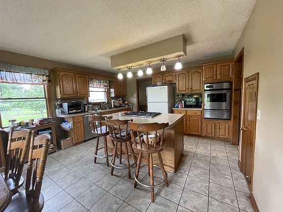 5th image of 123 Wooddale Ave