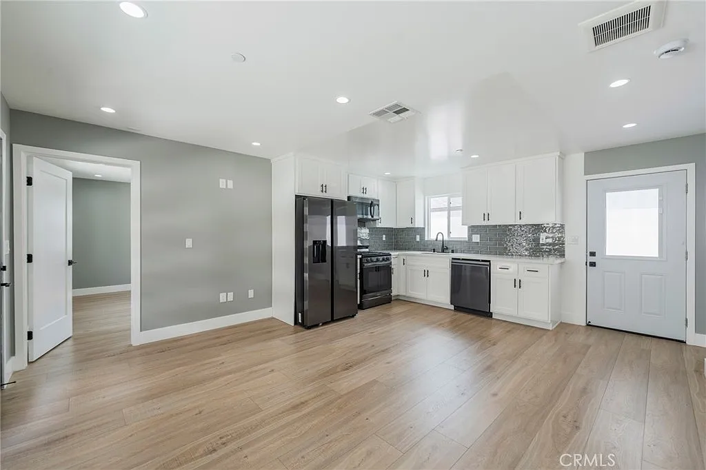 2 bed, 798 sqft, $3,500 — Photo 3