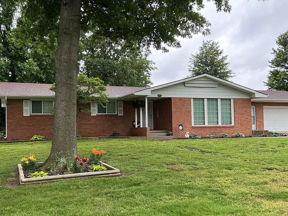 1st image of 909 S Rosewood Drive