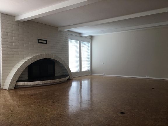 2nd image of 1016 Colonial Pkwy