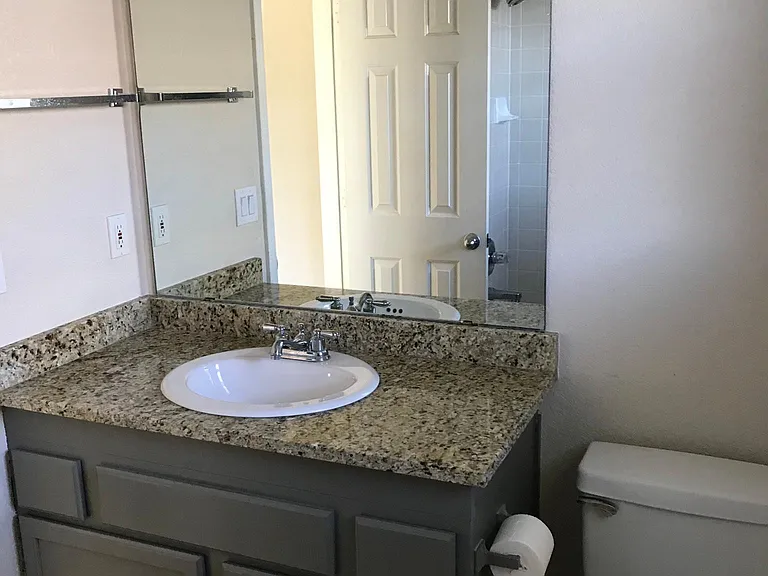 2705 Eastwood Dr — Photo 9