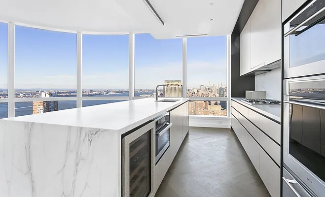 Rented by Compass | media 42