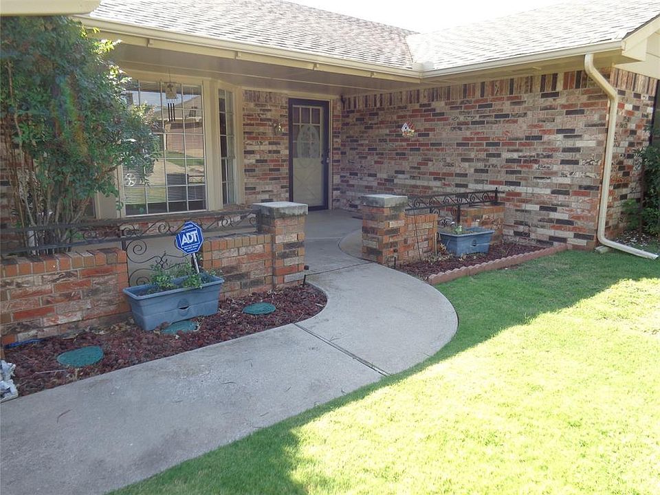 1st image of 101 W Parkland Dr
