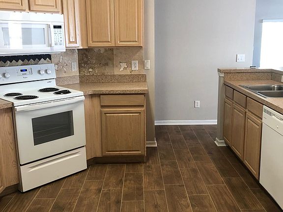 Kitchen (side by side fridge included)