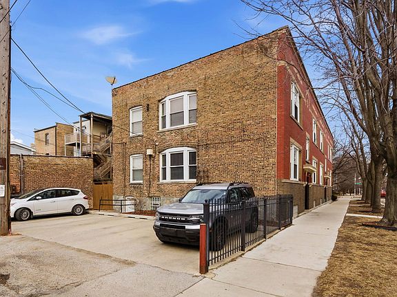 3rd image of 2200 W Winona St #2