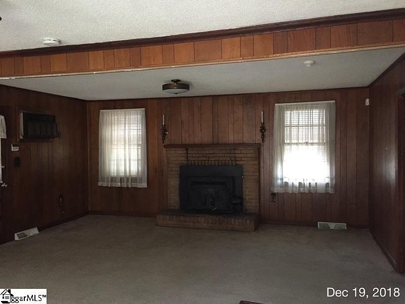 2nd image of 317 Thompson Rd