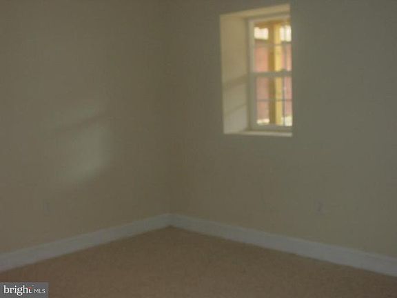 3rd image of 13 S St NE #A
