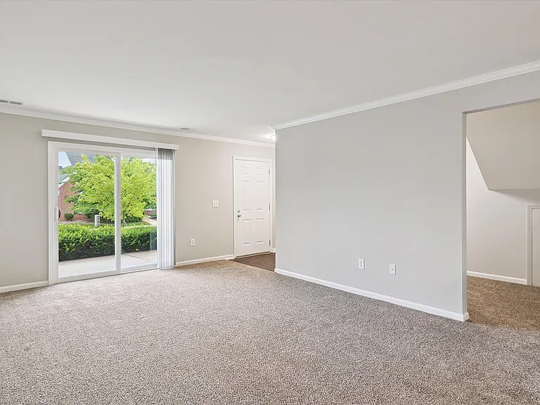 1 Bedroom - 1 Bed / 1 Bath - 961 Sq.Ft.