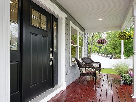 2nd image of 195 Watertown St #195