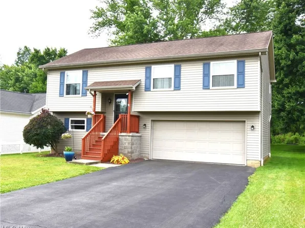 962 Jerry Dr, Hubbard, OH 44425