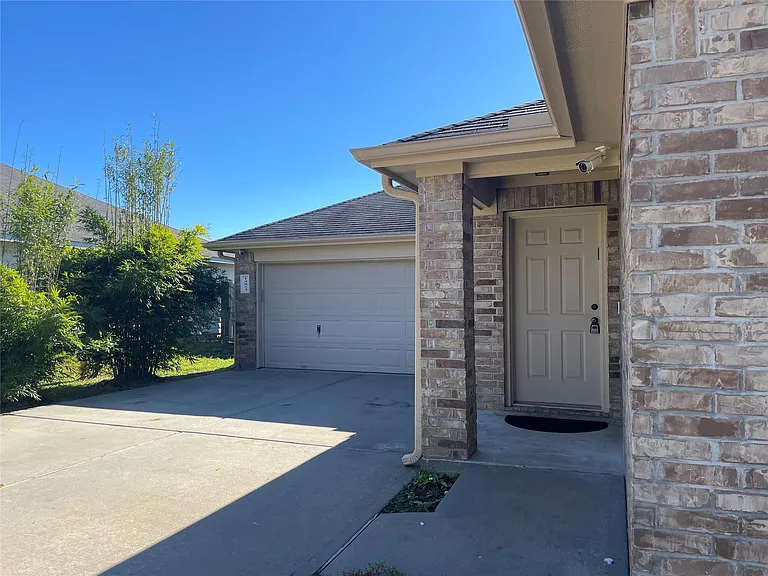 14024 Buckskin Dr — Photo 2