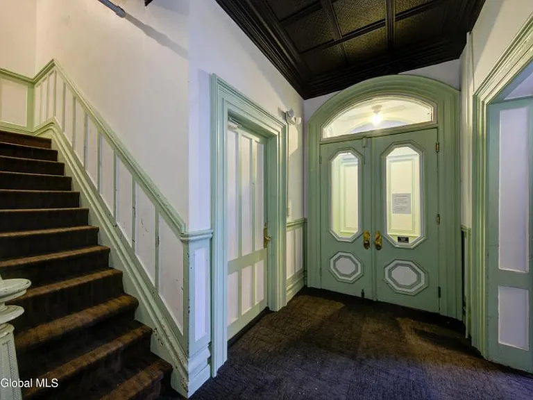 Front Entrance Hallway