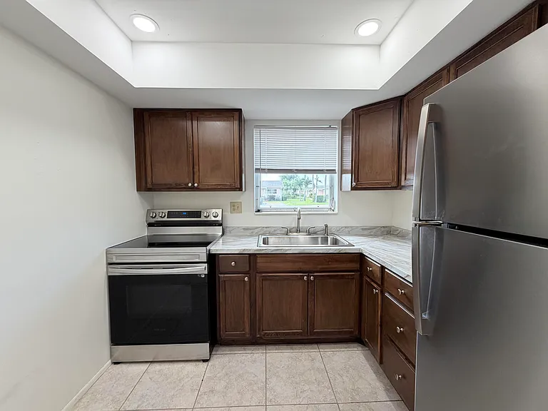 2607 Dudley Dr W #L — Photo 10