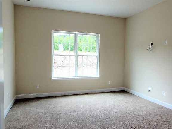 5th image of 35 Vista Dr