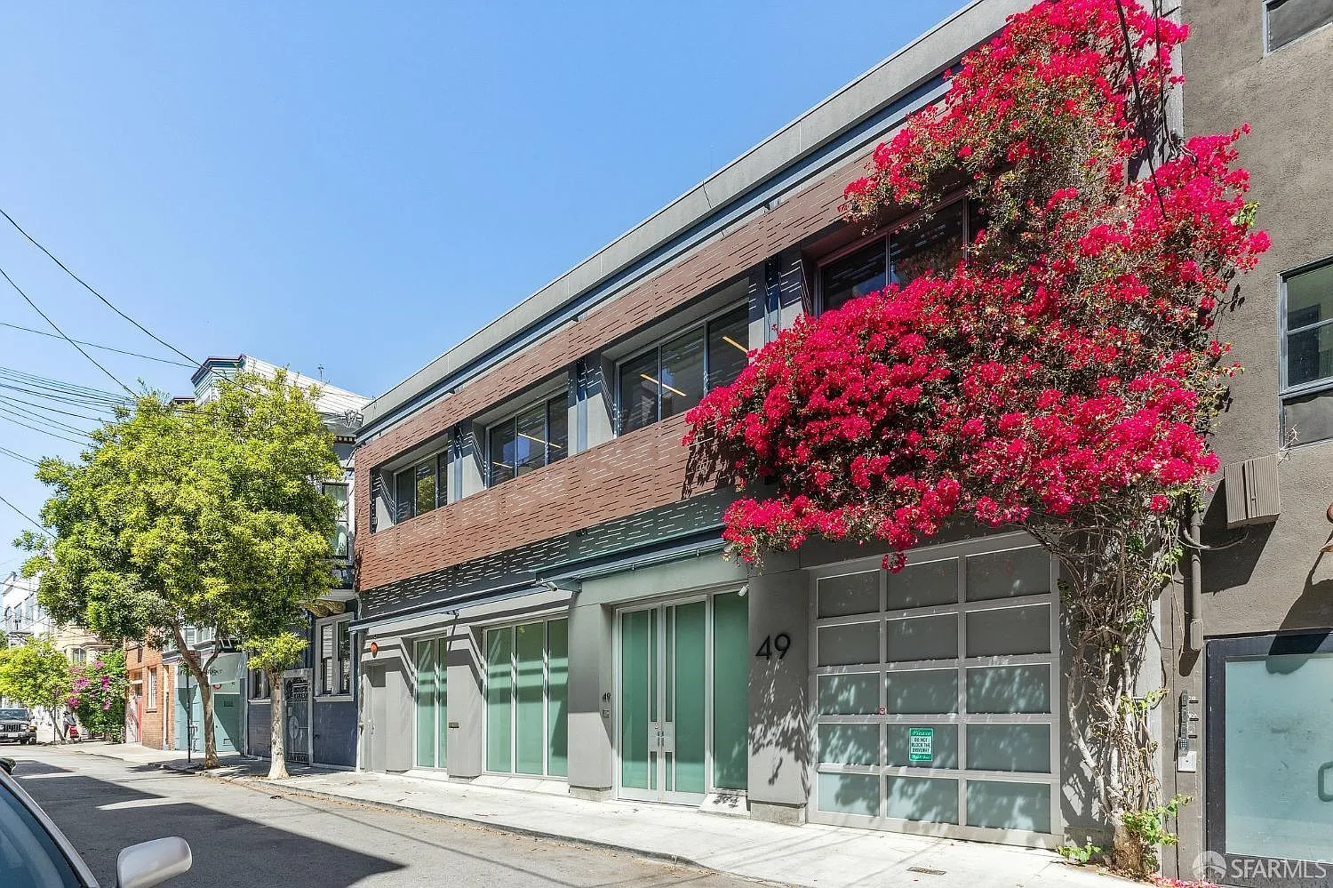 49 Moss St photo 1