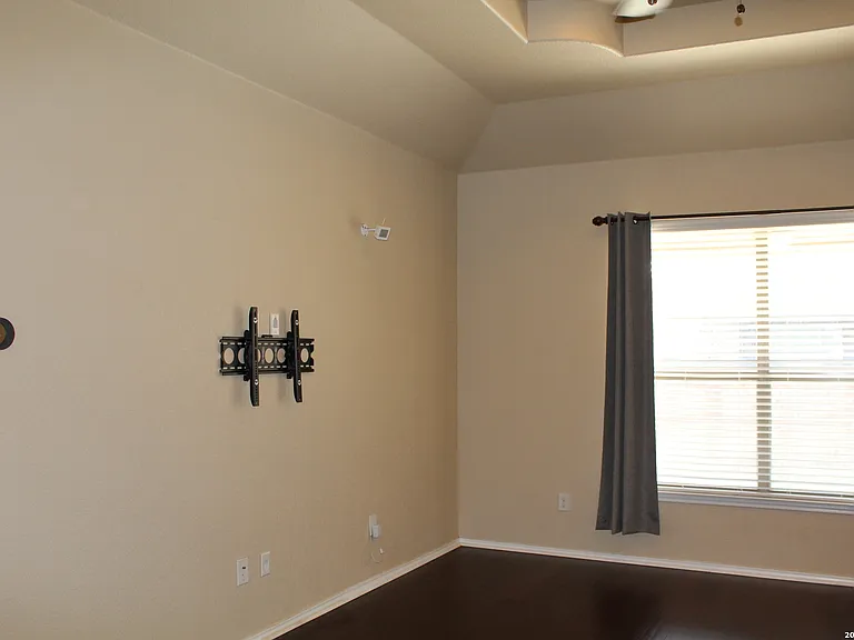 1322 Oriole Ct — Photo 3