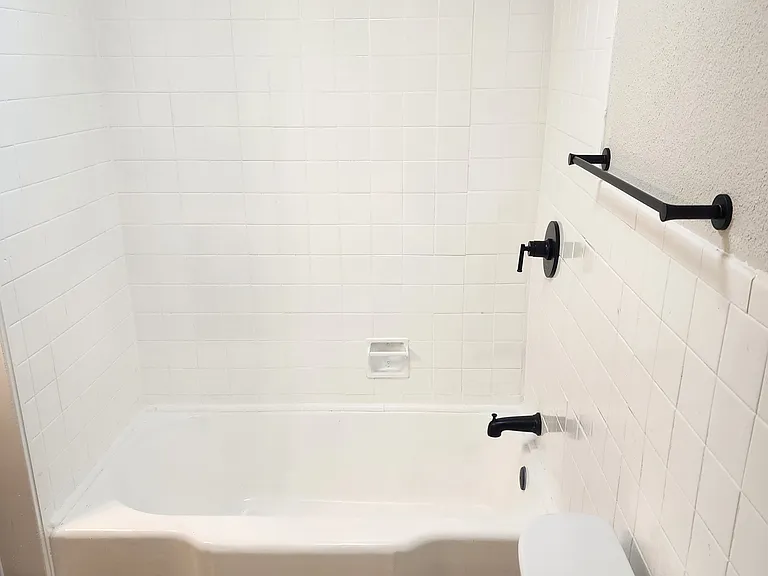 609 Main St #1 — Photo 8