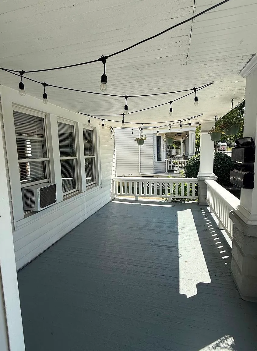 2 bed, 1.0 bath, 1032 sqft, $1,500 — Photo 2