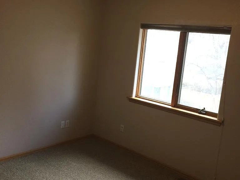 1416 E Custer St — Photo 17