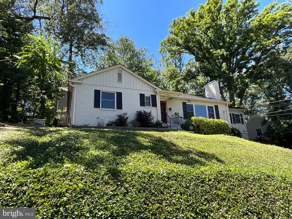 2706 S Grant St, Arlington, VA 22202