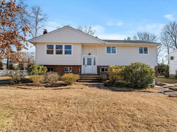 227A Hauppauge Road, Smithtown, NY 11787