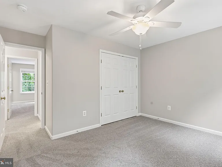 100 Spyglass Ln — Photo 34