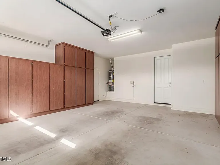 3432 E Strawberry Dr — Photo 14