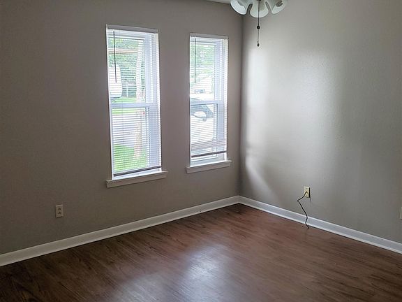 3rd image of 210 Briarcliff Dr