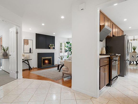 5th image of 449 Cunningham Way