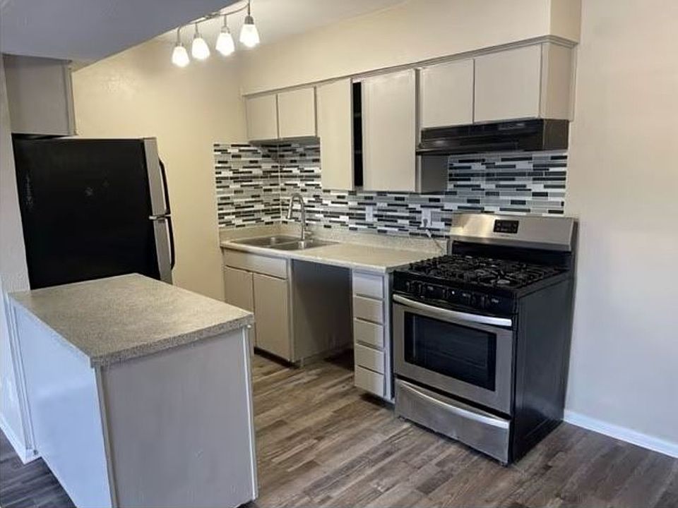 1st image of 808 S Center St #20