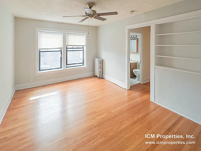 559 W Cornelia Ave #1 — Photo 1