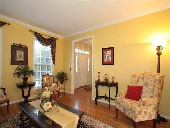 3rd image of 552 Belle Meade Farm Dr