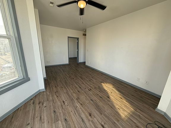 3rd image of 1501 Central Ave