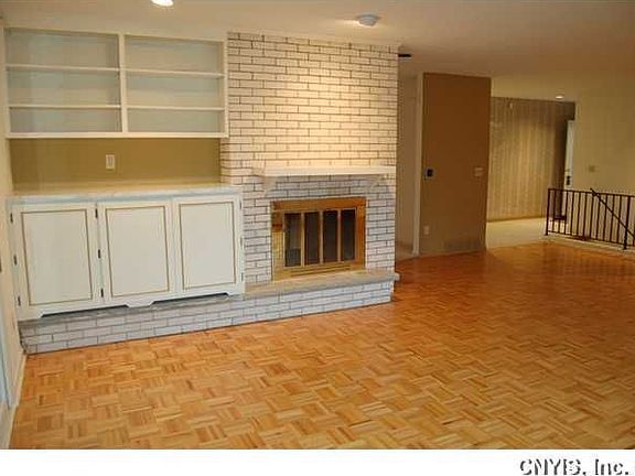 4th image of 403 Kimry Moor #403