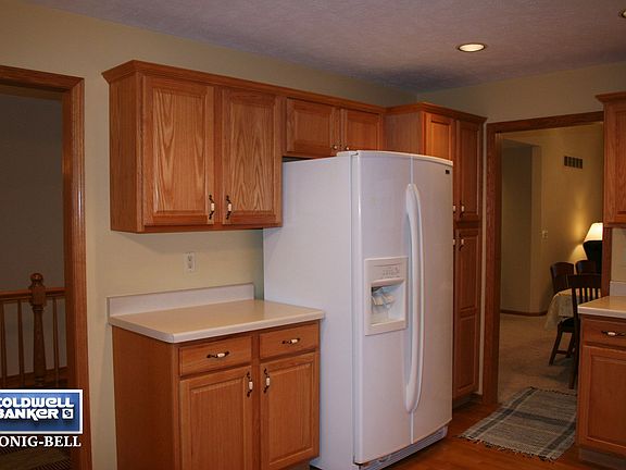 4th image of 542 Katherine Cir