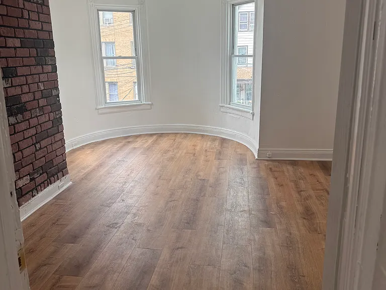 38 Carroll St #2 — Photo 3