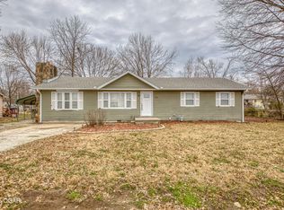 1206 E 11th St, Lamar, MO 64759