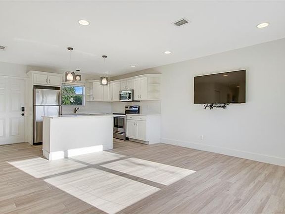 2nd image of 17717 Cornelia Ave
