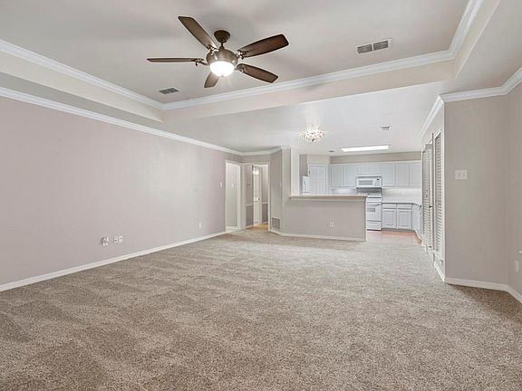 4th image of 400 Carnation Ct