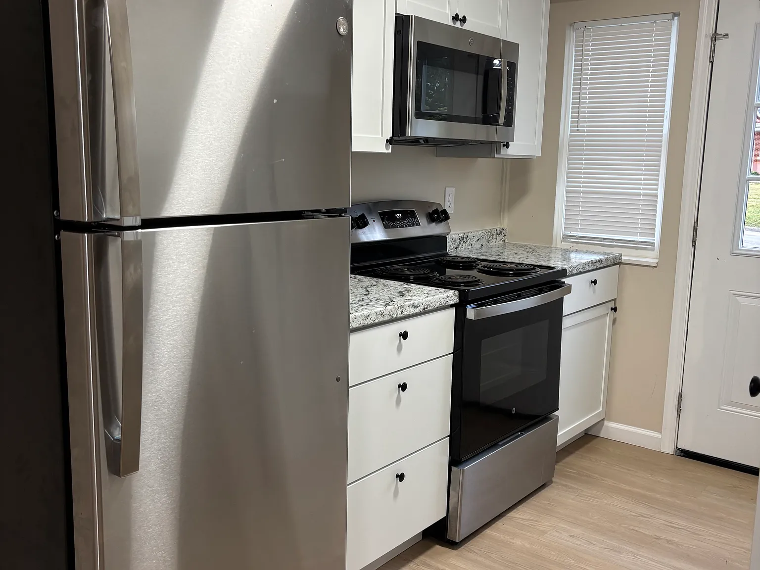 112 Viking Rd — Photo 2
