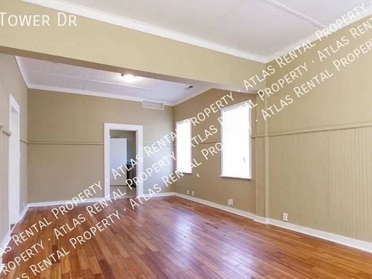 1052 Tower Dr — Photo 3
