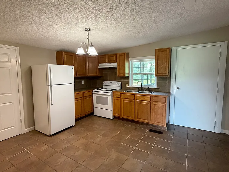 125 Patterson Ln #A — Photo 10
