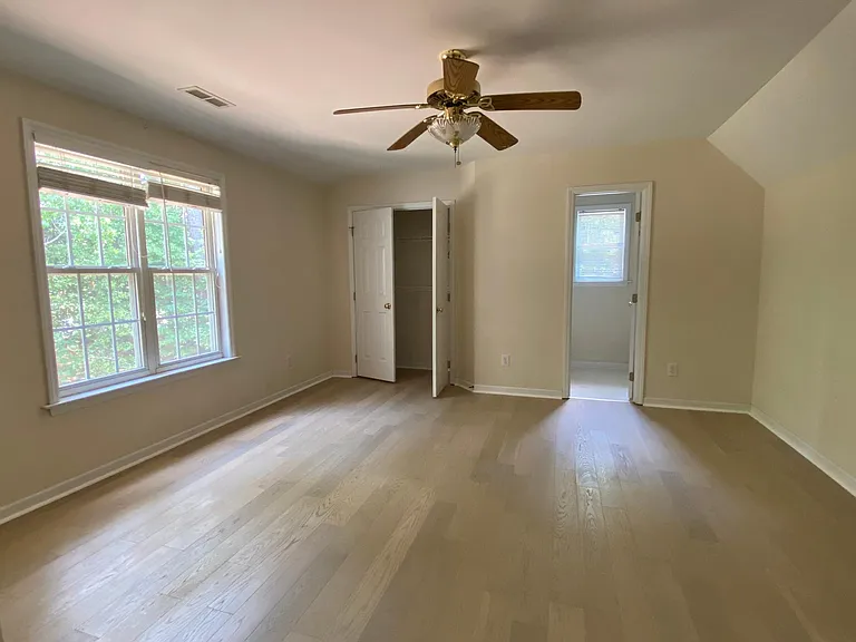 106 Hoboken Ct — Photo 19