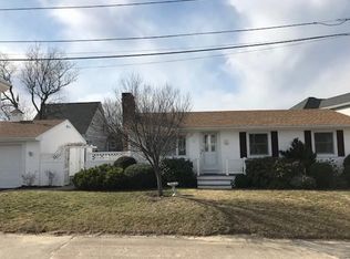 3 11th St, Hull, MA 02045
