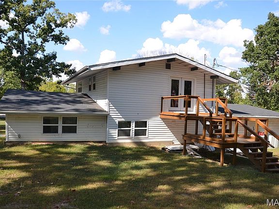 3rd image of 1116 E Springfield Rd