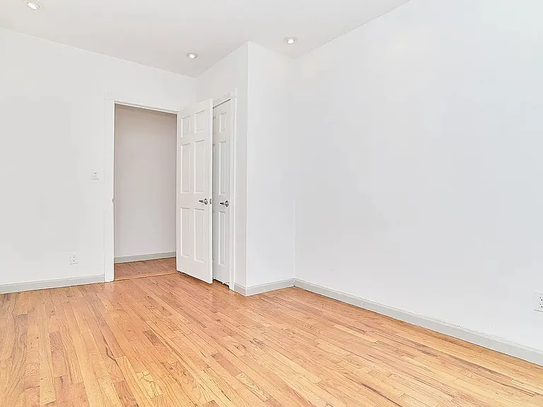 152 E 22nd St #3E — Photo 3