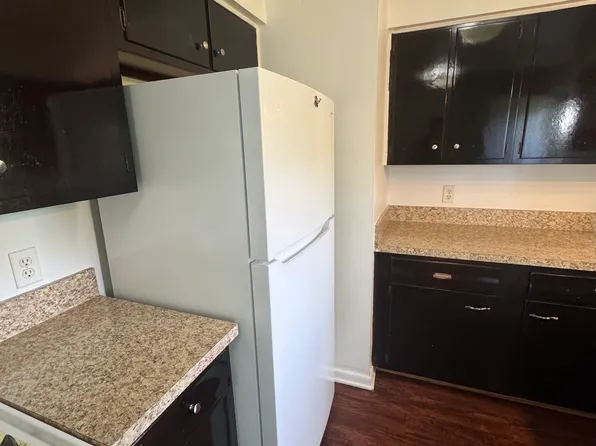 1032 Dennis St #2, Lansing, MI 48911