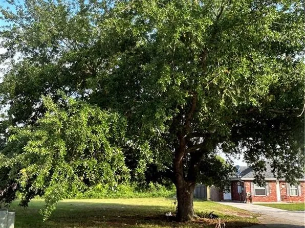 4116 Juno Dr, Chalmette, LA 70043